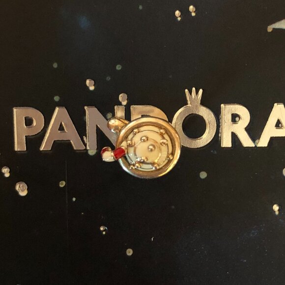 Pandora Cocoa and Candy Cane Charm - Picture 6 of 9